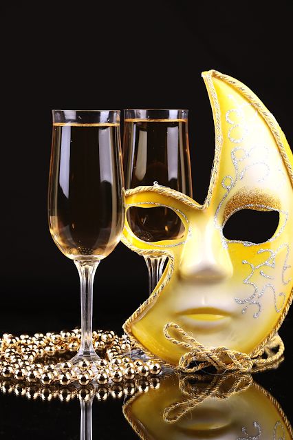 Masquerade Party Ideas: How to Host an Unforgettable Night | Our Good Life Masquerade Dinner Party Ideas, Masquerade Party Decorations Diy, Masquerade Party Ideas, Halloween Masquerade Party, Halloween Party Treats, Masquerade Theme, Mysterious Events, Halloween Treats For Kids, Halloween Treats Easy