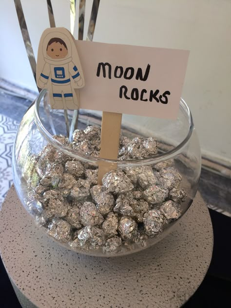 Moon Themed Party Favors, Mars Themed Birthday Party, Two The Moon Table Decor, Moon Themed Birthday Party Decorations, 1st Trip Around The Sun Birthday Food, Sun And Moon Birthday Party Theme, Shoot 4 The Moon Birthday, Two The Moon Party Favors, Two The Moon Food Ideas