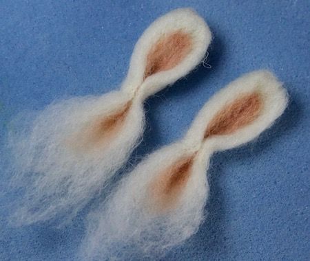 Needle felted bunny from simple shapes Needle Felting Rabbit Tutorial Bunnies, Needle Felted Bunny Tutorial, Needle Felted Bunnies, Needle Felted Rabbit, Needle Felting Projects For Beginners, Felted Wool Projects, Felted Bunnies, Bunny Tutorial, Felted Fox