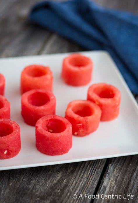 8 Fabulous Ways to Cut Watermelon With Style — Eatwell101 Ways To Cut Watermelon, Watermelon Cups, Watermelon Appetizer, Homemade Jello, Cut A Watermelon, Canapes Faciles, Watermelon Recipe, Watermelon Dessert, Goat Cheese Appetizer