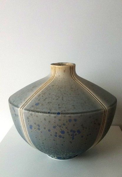 Casserole Pottery, Thrown Ceramics, Ceramic Designs, Contemporary Pottery, Pottery Workshop, Ceramic Artwork, Keramik Design, Ceramic Bottle, Modern Pottery