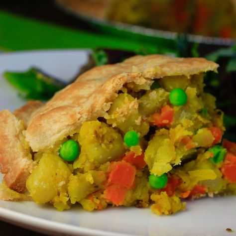 Samosa Pie Recipe, Samosa Pie, Traditional Indian Food, Cooked Carrots, Green Planet, Savory Pie, Samosa, Lentil Soup, Pie Recipe