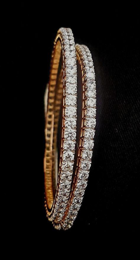 Diamond Kada Bangles, Rajput Jewellery, Ruby Diamond Necklace, Kids Gold Jewelry, Solid Gold Bangle, Bangle Design, Kundan Bangles, Gold Jewelry Outfits, Diamond Bangles