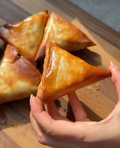 Healthy Air Fryer Samosas Recipe | Verna Gao Air Fryer Samosas, Samosas Recipe, Turkish Eggs, Healthy Air Fryer, Freeze Greens, Filo Pastry, Air Fryer Healthy, Peeling Potatoes, Savory Recipes