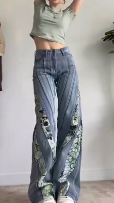 Lace Up Jeans Outfit, Jeans Upcycle, Denim Diy Clothes, Unique Pants, Estilo Hippie, Custom Jeans, Denim Ideas, Upcycle Jeans, Denim Diy