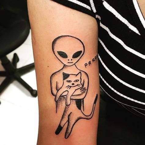 Noe Lovecraft (@noelovecraft) • Fotos y videos de Instagram Zen Tattoo, Tato Flash, Cat Tatto, Astronaut Tattoo, Planet Tattoos, Alien Tattoo, Fox Tattoo, Girly Tattoos, Tattoo Design Drawings