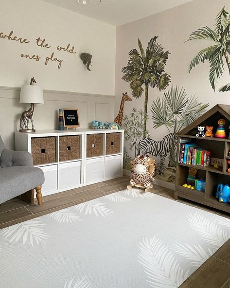 Safari Theme Playroom, Toddler Boy Safari Bedroom, Gender Neutral Playroom Themes, Safari Bedroom Toddler, Baby Room Jungle Theme, Jungle Toddler Bedroom, Safari Baby Boy Nursery, Jungle Playroom Ideas, Neutral Jungle Nursery