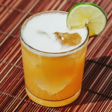 Jamaican Breeze Cocktail Recipe Interesting Cocktail Recipes, Jamaican Dinner, Jamaican Drinks, Patio Drinks, Soggy Dollar Bar, Alcoholic Treats, Cool Cocktails, Outdoor Bars, Special Drinks