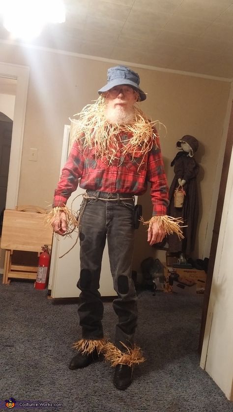 Scarecrow Men Costume, Diy Scarecrow Costume Men, Scarecrow Costume Men, Mens Halloween Costumes Diy, All Black Halloween Costume, Diy Scarecrow Costume, Black Dress Halloween Costume, 2017 Halloween Costumes, Halloween Costumes Scarecrow