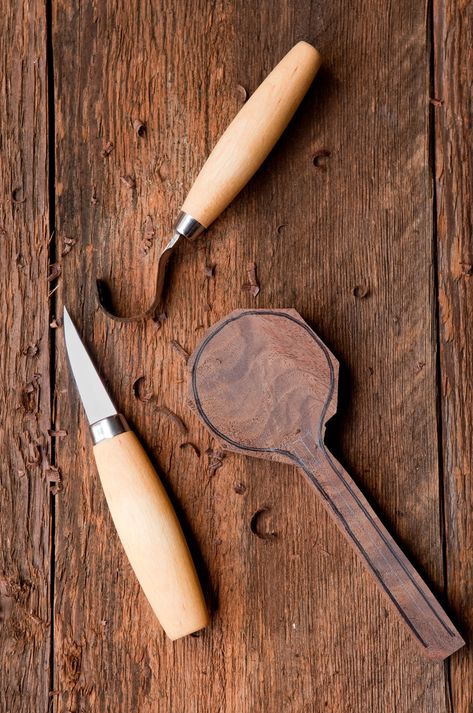 Wooden Spoon Carving, Wood Spoon Carving, Woodworking Logo, Building Furniture, Woodworking For Kids, Learn Woodworking, Woodworking Workshop, Wooden Utensils, Beginner Woodworking Projects