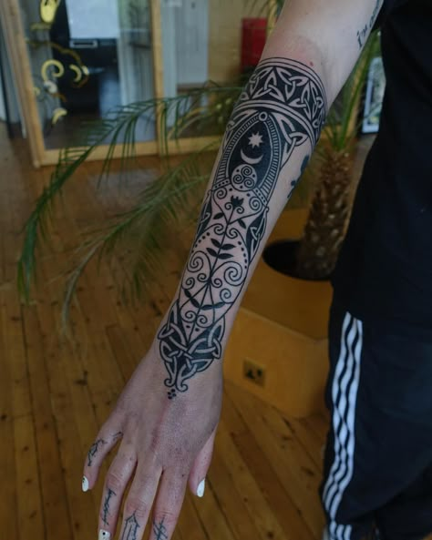 Celtic Female Warrior Tattoo, Celtic Forearm Tattoo Women, Celtic Witch Tattoo Ideas, Pictish Tattoo Women, Celtic Traditional Tattoo, Celtic Druid Tattoo, Nordic Tattoo Sleeve Women, Cerridwen Tattoo, Irish Sleeve Tattoo Woman