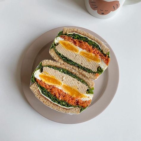 #food #sandwich Healthy Sandwich Recipes, Filling Food, Food Tasting, Food Goals, Food Is Fuel, Food Obsession, Cafe Food, Pretty Food, Creative Food