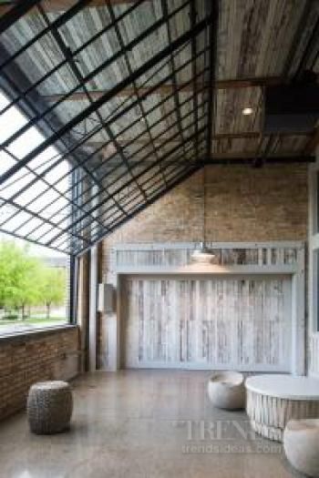 Glass Sunroom Ideas, Modern Sunroom Ideas, Industrial Bathroom Ideas, Modern Sunroom, Glass Sunroom, Warehouse Living, Warehouse Loft, Warehouse Conversion, Warehouse Home