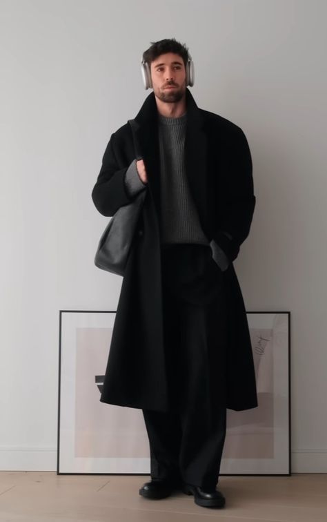 Dark Academia Aesthetic Fashion Men, Mens Overcoat Outfit, Baggy Sweater Outfits, Academia Aesthetic Outfit Men, Athleisure Chic, Academia Aesthetic Outfit, Sweater Outfits Men, Overcoat Men, 90s Fashion Men