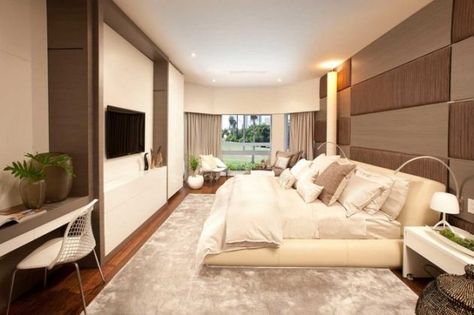 17 Brilliant Ideas To Decorate The Bedroom In A Best Possible Way Long Narrow Bedroom, New Yorker Loft, Narrow Bedroom, Elegant Bedroom Design, Miami Interior Design, Modern Bedroom Interior, Apartment Bedroom Decor, Serene Bedroom, Elegant Bedroom