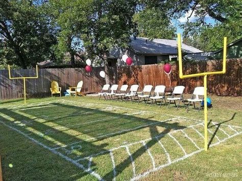 spray paint a mini football field for bday! Backyard Kids Ideas, Flag Football Party, Backyard Kids, Sports Birthday Party, Football Theme Party, Sport Logos, Football Birthday Party, Mini Footballs, Football Themes