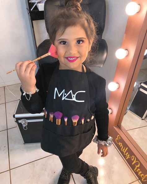 Career day  #MakeupArtist... Artist Career Day Costume, Easy Career Day Costumes For Kids, Funny Career Day Costumes, Career Dress Up Day At School, Career Day Outfit Ideas, Kids Career Day Costumes Ideas, Career Day For Kids, Career Day Costumes For Kids, Career Day Spirit Week