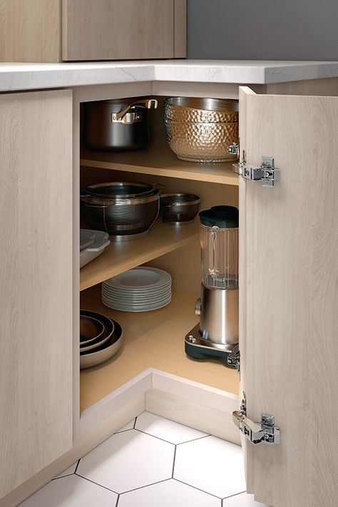 Thomasville - Organization - BASE EASY REACH CABINET Kitchen Cupboard Designs, Kabinet Dapur, Furniture Small Spaces, Kitchen Pantry Design, Kitchen Interior Design Decor, Diy Kitchen Storage, Patio Diy, Kitchen Interior Design Modern, Kitchen Design Plans