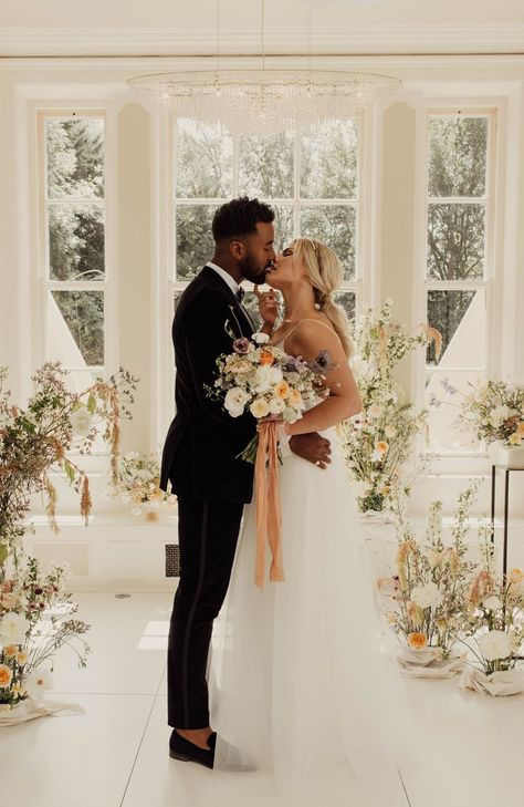 Pastel tones, perfect for a summer wedding. Filled with seasonal flowers in the most beautful setting. Modern Luxury Wedding, Black Man White Girl, Evil Things, Interracial Wedding, Interacial Couples, Interracial Marriage, Dream Wedding Decorations, Designer Baby Clothes, Interracial Love