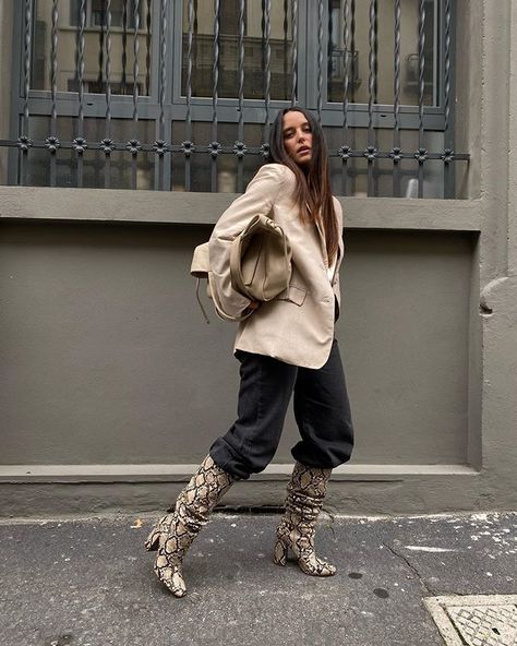 Sarah Stasi в Instagram: «☁️☁️» Leopard Booties Outfit, Animal Print Boots Outfit, Snakeskin Boots Outfit, Print Boots Outfit, Outfit Botas, Animal Print Boots, Winter Boots Outfits, Leopard Boots, Print Boots