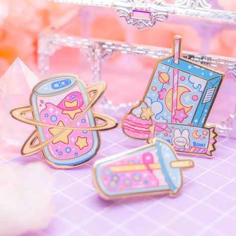 DS Moon Lite, CaTamagotchi and Cosmic Snacks enamel pins are finally back...!! Again..!! :D And just in time for MCM London too! ✨ - - - #artistsoninstagram #art #digitalart #enamelpin #enamelpins #pincommunity #pinkaesthetic #pink #pastel #pastelaesthetic #pastelpink #fanart #originalart #tamagotchi #retro #retrogaming #aestheticart #anime #aesthetic #kawaiiart #kawaiifashion #kawaii #cuteart #cutestuff #nintendods #dslite #y2k #babypink #gamergirl #cats Bubble Tea Shop, Enamel Pin Collection, Bag Pins, Cute Snacks, Bullet Journal Ideas Pages, Hard Enamel Pin, Cute Pins, Bubble Tea, Pastel Rainbow