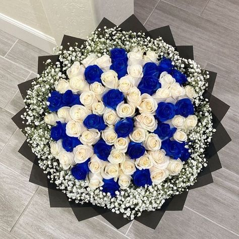 Blue Ramo Buchon For Guys, Royal Blue Flower Bouquet, Ramo Buchon For Guys, White Rose And Blue Flower Bouquet, Quince Ramos Royal Blue, Enternal Flowers, Blue Roses Bouquet, Glitter Bouquet, Royal Blue Flower Bouquet Quince