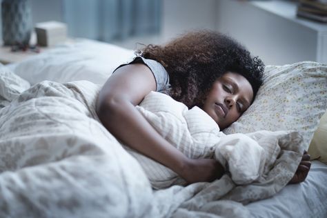 What You Should Know About Sleep Posture — and How to Get a Better Night's Sleep Sleep Posture, Healthy Bedtime Snacks, Stages Of Sleep, Sleep Medicine, Sleep Routine, Fall Asleep Faster, Sleep Cycle, Sleeping Habits, Lack Of Sleep