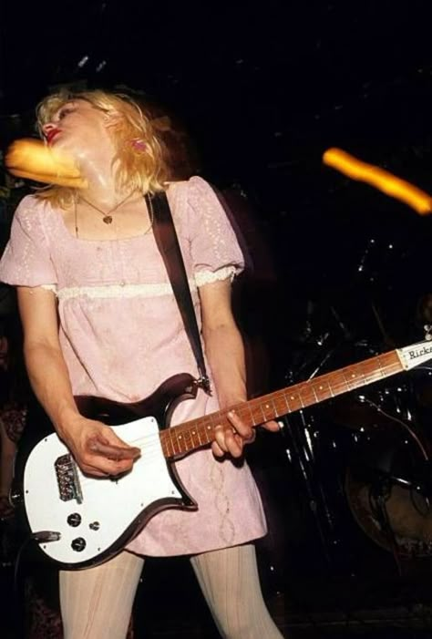 30 Beautiful Photos of Courtney Love When She Was Young ~ Vintage Everyday Courtney Love 90s, Courtney Love Hole, Moda Grunge, Kurt And Courtney, Celebrity Skin, Riot Grrrl, Courtney Love, I'm With The Band, Miss World