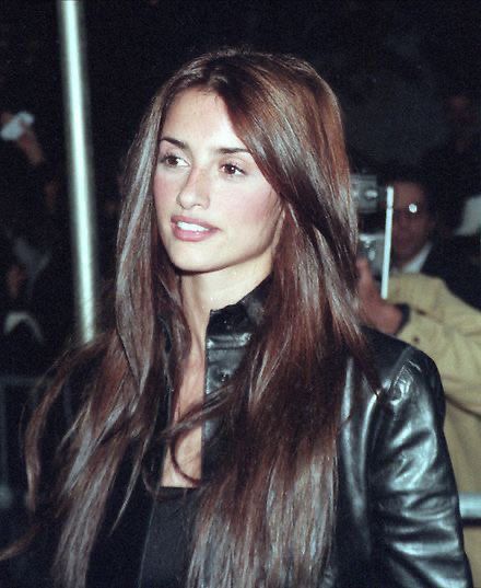 Mode Casual, Penelope Cruz, Celebrity Look, The Vibe, It Girls, Vaseline, Makeup Inspo, Hair Goals, Pretty Woman