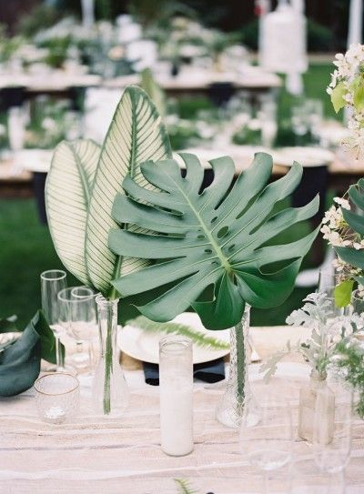 14 Reasons Tropical Foliage Is The Perfect Wedding Decor | Domino Tropical Weddings, Tropical Wedding Theme, Tropical Wedding Decor, Favors Ideas, Fiesta Tropical, Palm Springs Wedding, Tropical Foliage, Tropical Theme, Wedding Checklist