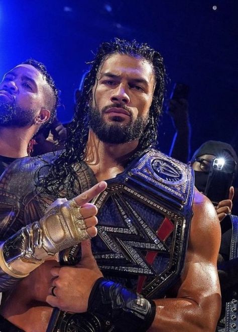 Roman Reigns Smile, Roman Reigns Shirtless, Roman Reigns Wwe Champion, Joe Anoaʻi, Wwe Superstar Roman Reigns, Wwe Roman Reigns, Wwe Champions, Wrestling Wwe, Surprising Facts