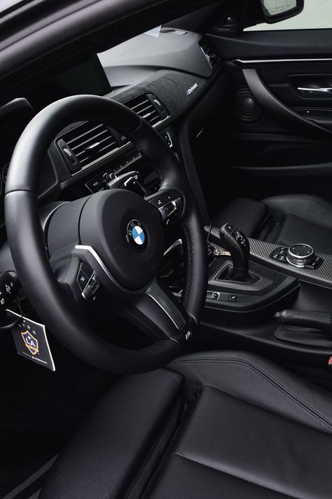 BMW Interior Bmw M3 Interior, Bmw Z4 Roadster, Bmw Interior, Car Wheels Diy, Bmw Serie 1, Custom Car Interior, Bmw I, Bmw X7, Car Wheels Rims