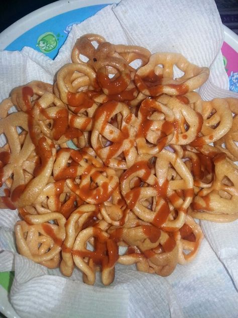 Chicarones with Valentina hot sauce yum. Valentina Hot Sauce, Mexican Snack Foods, Salvadorian Food, I Want Food, Mexican Snacks, Catering Food, Delicious Snacks Recipes, Food Is Fuel, Wholesome Food