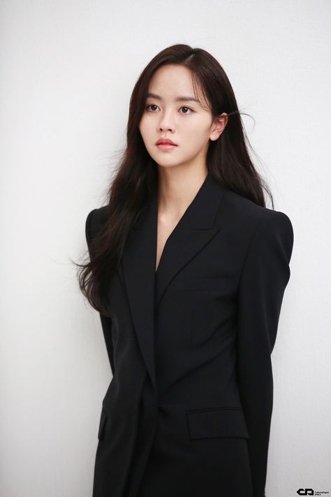 Kim So Hyun Fashion, Asian Actress, Kim So Hyun, Kim So Eun, Girl Artist, Kim Sejeong, Korean Drama Movies, Profile Photos, Bae Suzy