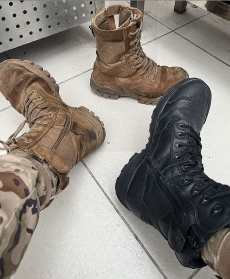 Tactical Men, Military Combat Boots, Old Boots, Army Style, Mining Equipment, Men’s Boots, Army Fashion, Story Characters, Tactical Boots