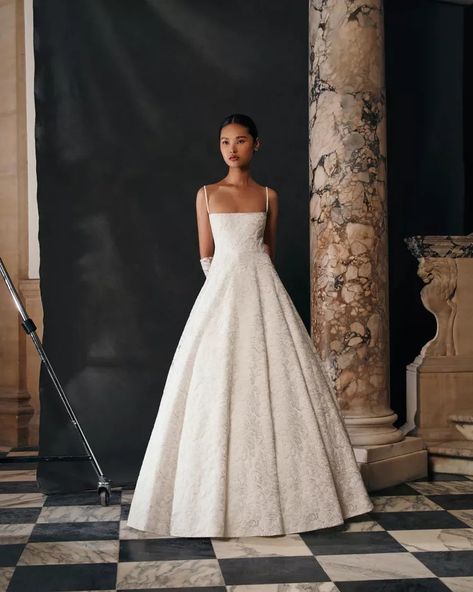 New Emilia Wickstead Bridal Dresses Wedding Dresses With Vale, Kleinfeld Bridal Ball Gown, Wedding Dresses Tool, Timeless Reception Dress, Big Skirt Wedding Dress, Playful Wedding Dress, Vogue Wedding Dress, Fire Wedding, Wedding Dress Skirt