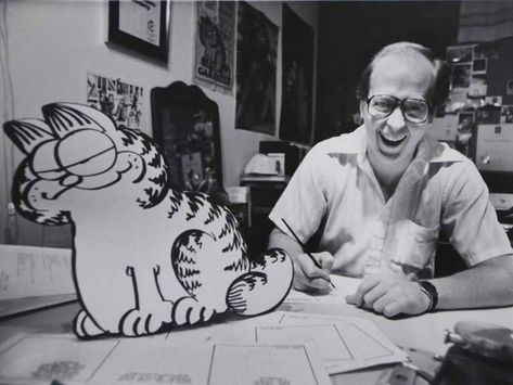 jm-davis-draw Famous Fictional Characters, Cat Bus, William Hanna, Garfield Cat, Seth Macfarlane, Bob Kane, Cartoon Strip, Jim Davis, Jim Henson