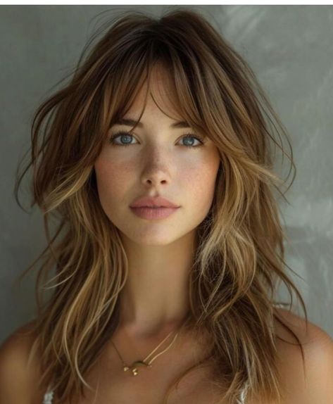 ANARA INSPO: Hoy te inspiramos con estos cortes BUTTERFLY para hacer un cambio después de fiestas! Te atreves? Os leo en comentarios👇🏻… | Instagram Blonde Hair Transformations, Long Hair With Bangs, Hair Color And Cut, Long Layered Hair, Medium Hair Cuts, Long Hair Cuts, Hair Transformation, Great Hair, Layered Haircuts