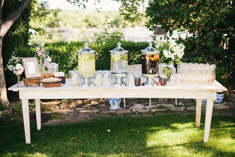 I think I want a refreshment table for before the ceremony and what better way to do it in the South than sweet tea and lemonade Wedding Ceremony Drink Station, Welcome Drinks Table, Micro Backyard Wedding, Micro Backyard, Ceremony Drinks, Table Settings For Parties, Beverage Station Party, Rustic Romance Wedding, Refreshments Table