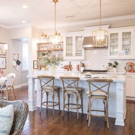 Kitchen island with hob