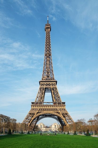 Eiffel Tower Craft, France Tower, Eiffel Tower Photography, Eiffel Tower In Paris, Tower In Paris, Photo Beautiful, Paris Photography, Paris Eiffel Tower, The Eiffel Tower