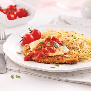 Escalopes de poulet parmigiana - Recettes - Cuisine et nutrition - Pratico Pratique Breakfast Pancakes Recipe, Confort Food, Hamburger Steak, Hearty Salads, Batch Cooking, Marinara, Salmon Burgers, Summer Recipes, Comfort Food