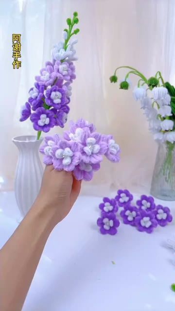 Chenille Stem Crafts, Congrats Gifts, Straw Crafts, Piping Flowers, Pipe Cleaner Flowers, Felt Flowers Diy, Flower Bouquet Diy, Pipe Cleaner Crafts, Handmade Flowers Fabric