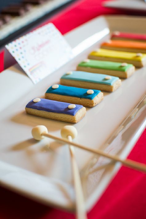 Baby Jam: A Music Inspired 1st Birthday Party Xylophone Cookies - via BirdsParty.com Baby Jam, Music Themed Cakes, Music Birthday Party, Music Theme Birthday, Girls Party Games, Music Cookies, Music Themed Parties, Trendy Music, Diy Music