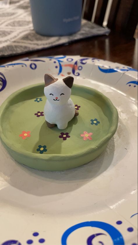 Clay Ring Tray, Air Dry Clay Gift Ideas, Clay Gift Ideas, Clay Ring, Ring Tray, Cute Clay, Pottery Designs, Clay Ideas, Dry Clay