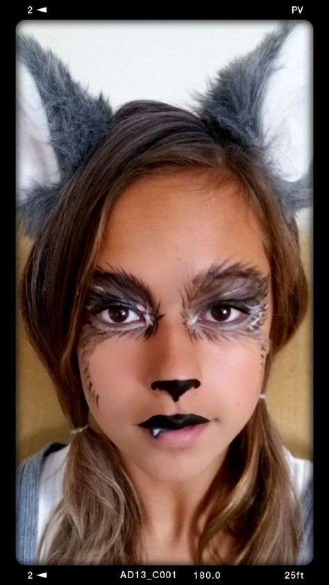 Wolf Halloween Costume Women, Wolf Face Makeup, Easy Wolf Face Paint, Halloween Wolf Costumes, Easy Wolf Costume, Diy Wolf Costume Women, Simple Wolf Makeup, Wolf Makeup Kids, Wolf Eye Makeup