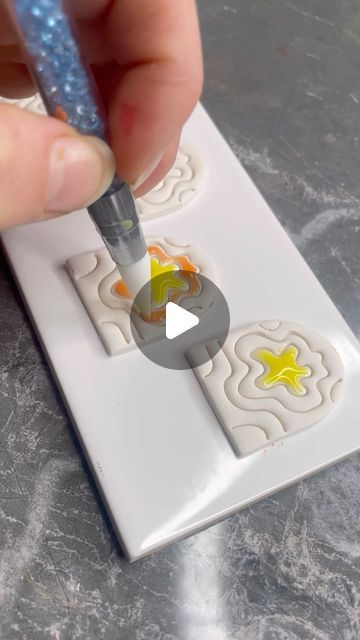 EarBlooms Co on Instagram: "Having a lot of fun with alcohol ink colored resin. These shapes really allow you to play around with colors.🎨 #polymerclaycutters #polymerclay #clayearrings #claycutters #polymerclayjewelry #jewelry #colorful #tuesday" Alcohol Ink And Polymer Clay, How To Paint Polymer Clay, Alcohol Ink Jewelry, Liquid Polymer Clay, Homemade Clay, Jewelry Colorful, Puffy Paint, Painted Letters, Alcohol Markers