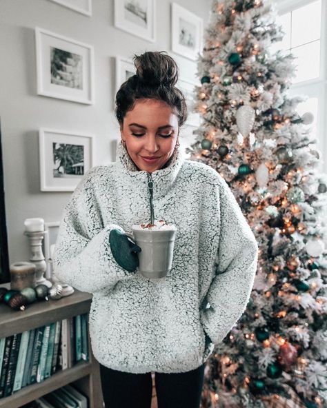 Shelby | Pretty in the Pines on Instagram: “if this fuzzy pullover isn’t on your holiday wishlist, you need to rewrite your letter to santa & let him know it’s 40% off this week 💕 .…” Sherpa Pullover Outfit, Pretty In The Pines, Cozy Dress Outfit, Cute Christmas Sweater, Pullovers Outfit, Fuzzy Pullover, Holiday Wishlist, The Pines, Sherpa Pullover