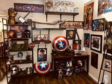 Marvel Collection Room, Marvel Collection Display, Diy Avengers Room Decor, Avengers Room Ideas, Room Ideas Marvel, Diy Marvel Room Decor, Marvel Avengers Room Ideas, Marvel Avengers Room, Faora Ul