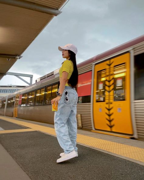 Train Station photoshoot Train Fashion Photography, Train Station Photoshoot Ideas, Trainstation Photoshoot, Train Station Photoshoot, Streetwear Shoot, Train Photoshoot, Train Concept, Garden Shoot, Girl Streetwear